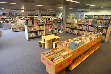 Imagen de la sala infantil de la biblioteca